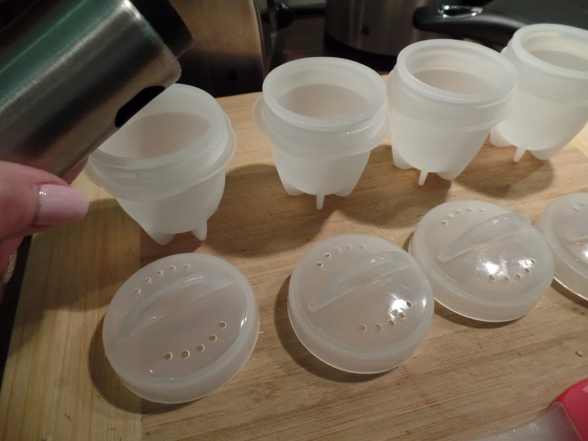 Rezept: Eier auf Spitzkohl-Senf-Rahm Bild Nr. 6252 Eier auf Spitzkohl-Senf-Rahm - Rezept - Bild Nr. 6252