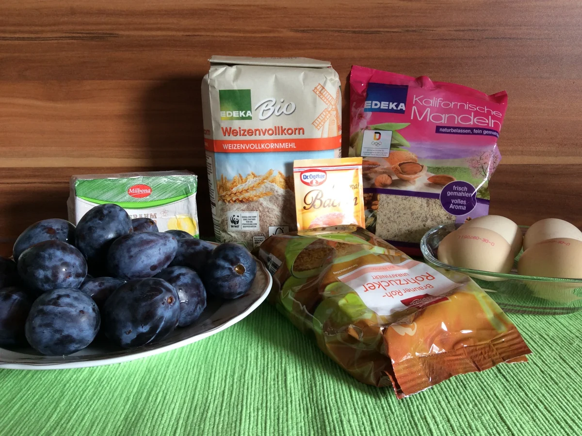 Pflaumenkuchen oder Kirschkuchen mit Marzipan  - Rezept - Bild Nr. 6257