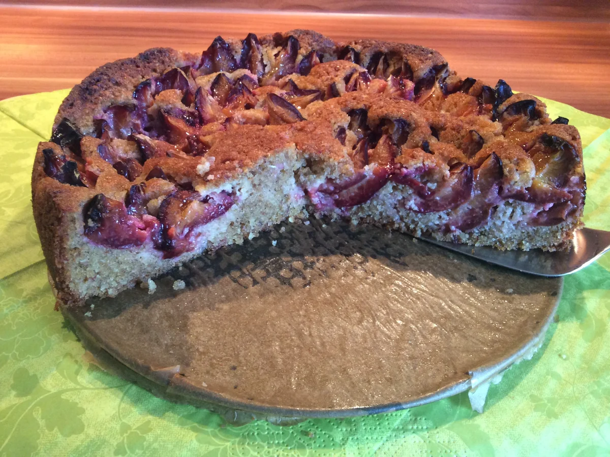 Pflaumenkuchen oder Kirschkuchen mit Marzipan  - Rezept - Bild Nr. 6260