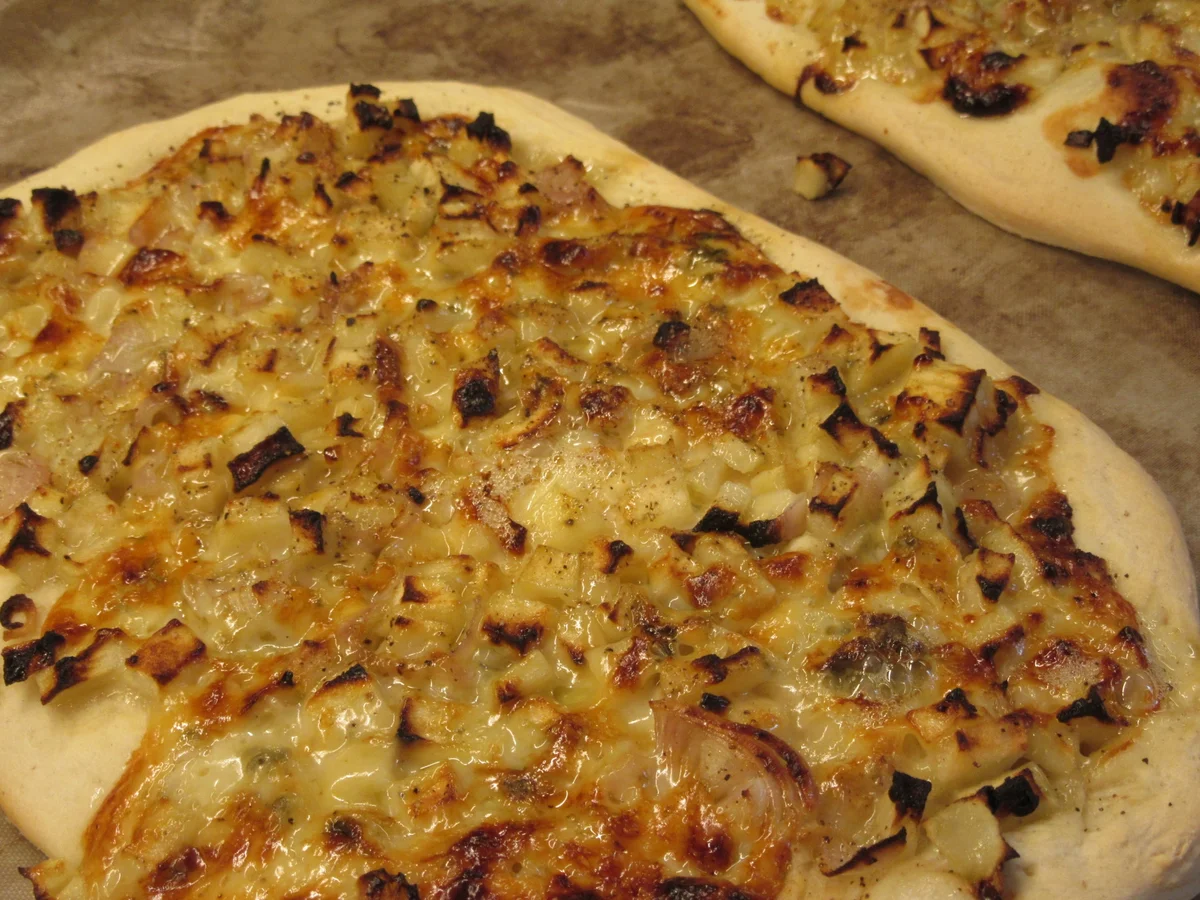 Rezept: Pikantes Backen: Fladen mit Apfel-Käse-Belag Bild Nr. 6259 Pikantes Backen: Fladen mit Apfel-Käse-Belag - Rezept - Bild Nr. 6259