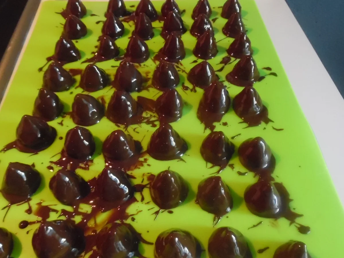 Rezept: Creme-Hütchen Bild Nr. 6255 Creme-Hütchen - Rezept - Bild Nr. 6255