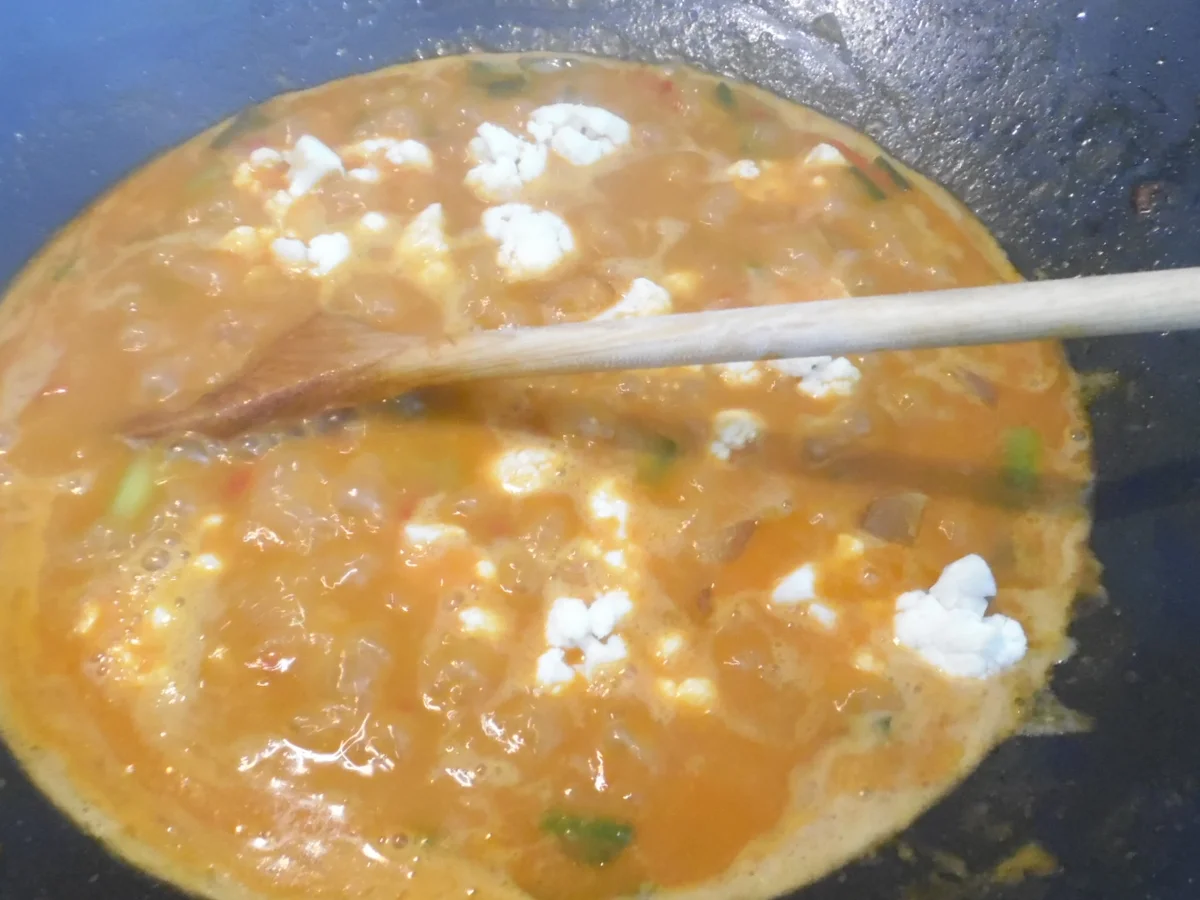 Rezept: Rotes Hühner-Gemüse-Curry, scharf Bild Nr. 6256 Rotes Hühner-Gemüse-Curry, scharf - Rezept - Bild Nr. 6256