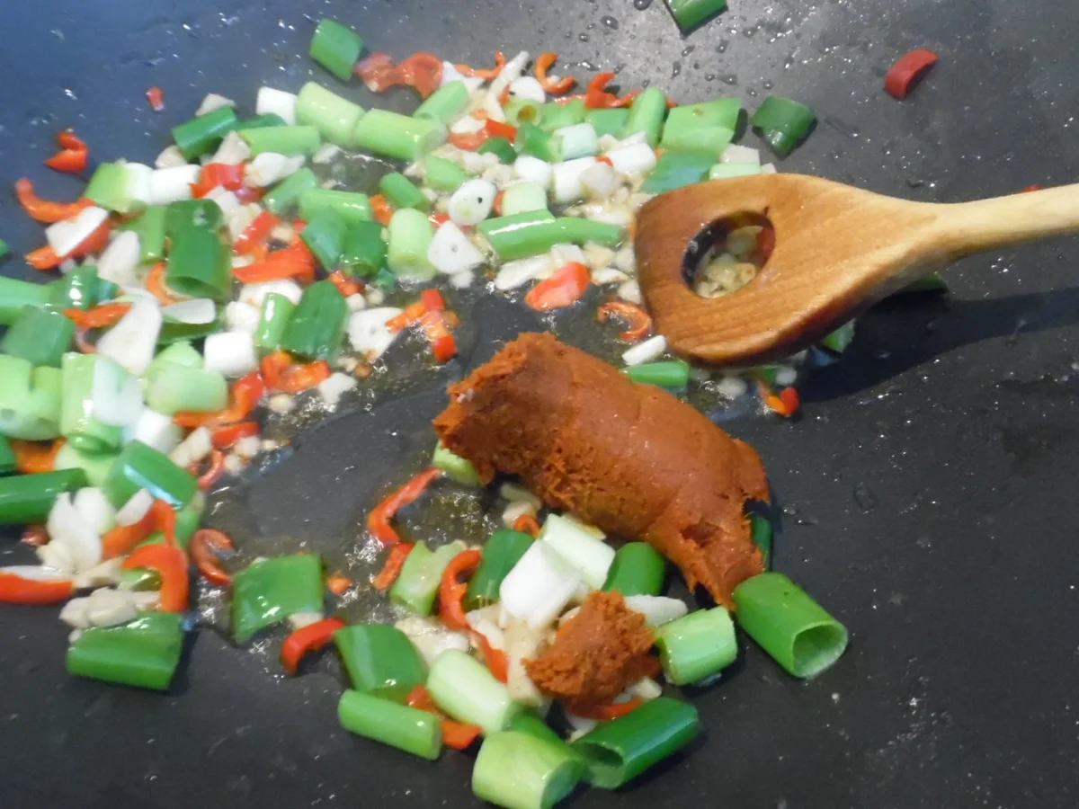 Rezept: Rotes Hühner-Gemüse-Curry, scharf Bild Nr. 6257 Rotes Hühner-Gemüse-Curry, scharf - Rezept - Bild Nr. 6257