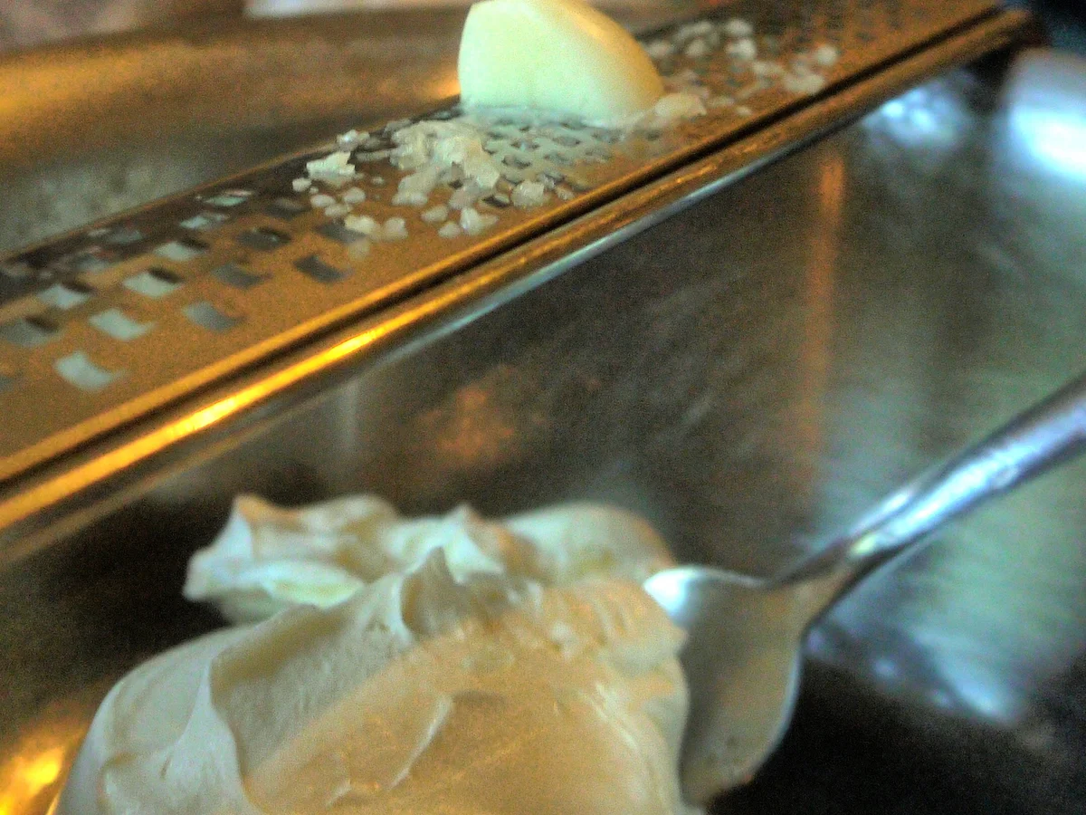 Avocado-Thunfisch-Creme mit gerösteter Spitzpaprika und Koriander - Rezept - Bild Nr. 4