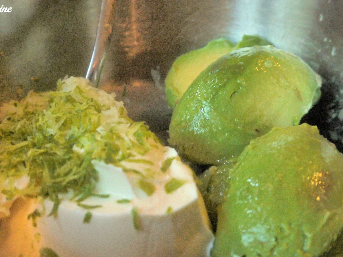 Avocado-Thunfisch-Creme mit gerösteter Spitzpaprika und Koriander - Rezept - Bild Nr. 5