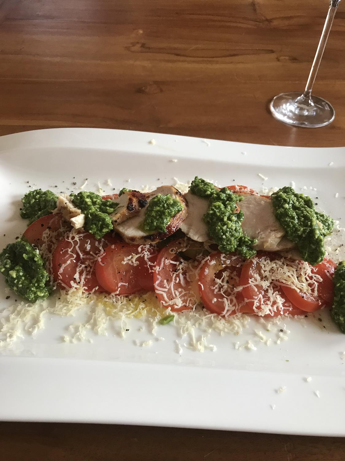 HÜHNERSALAT MIT TOMATEN UND AVOCADO - Rezept - kochbar.de