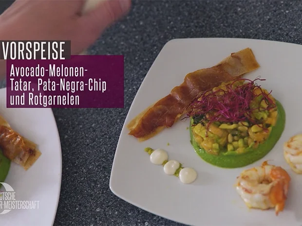 Avocado-Melonen-Tatar, Rotgarnele, Pata-Negra-Chips, Erbsenminzcreme, Aioli, Erbsengel - Rezept - Bild Nr. 2