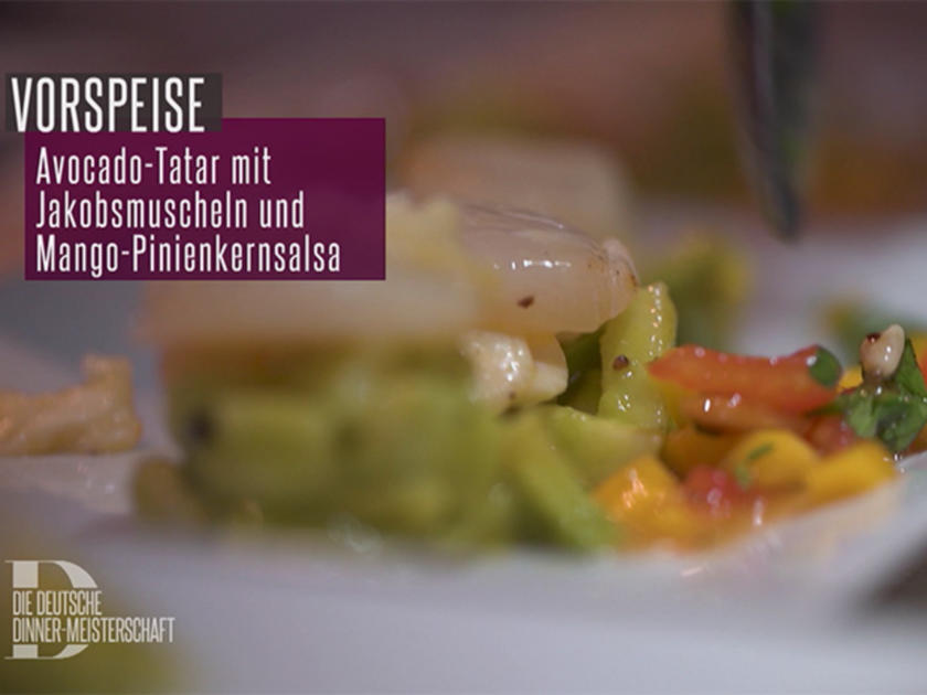 Jakobsmuscheln und Avocadotatar mit Mango-Pinienkernsalsa - Rezept ...