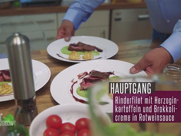 Rezept: Rinderfilet auf Broccolipüree mit Herzoginkartoffeln in Rotweinsoße Bild Nr. 2 Rinderfilet auf Broccolipüree mit Herzoginkartoffeln in Rotweinsoße - Rezept - Bild Nr. 2