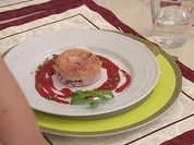 Quarkdonuts mit Basilikumpesto, Erdbeersoße und Amarettinikrümeln - Rezept - Bild Nr. 2