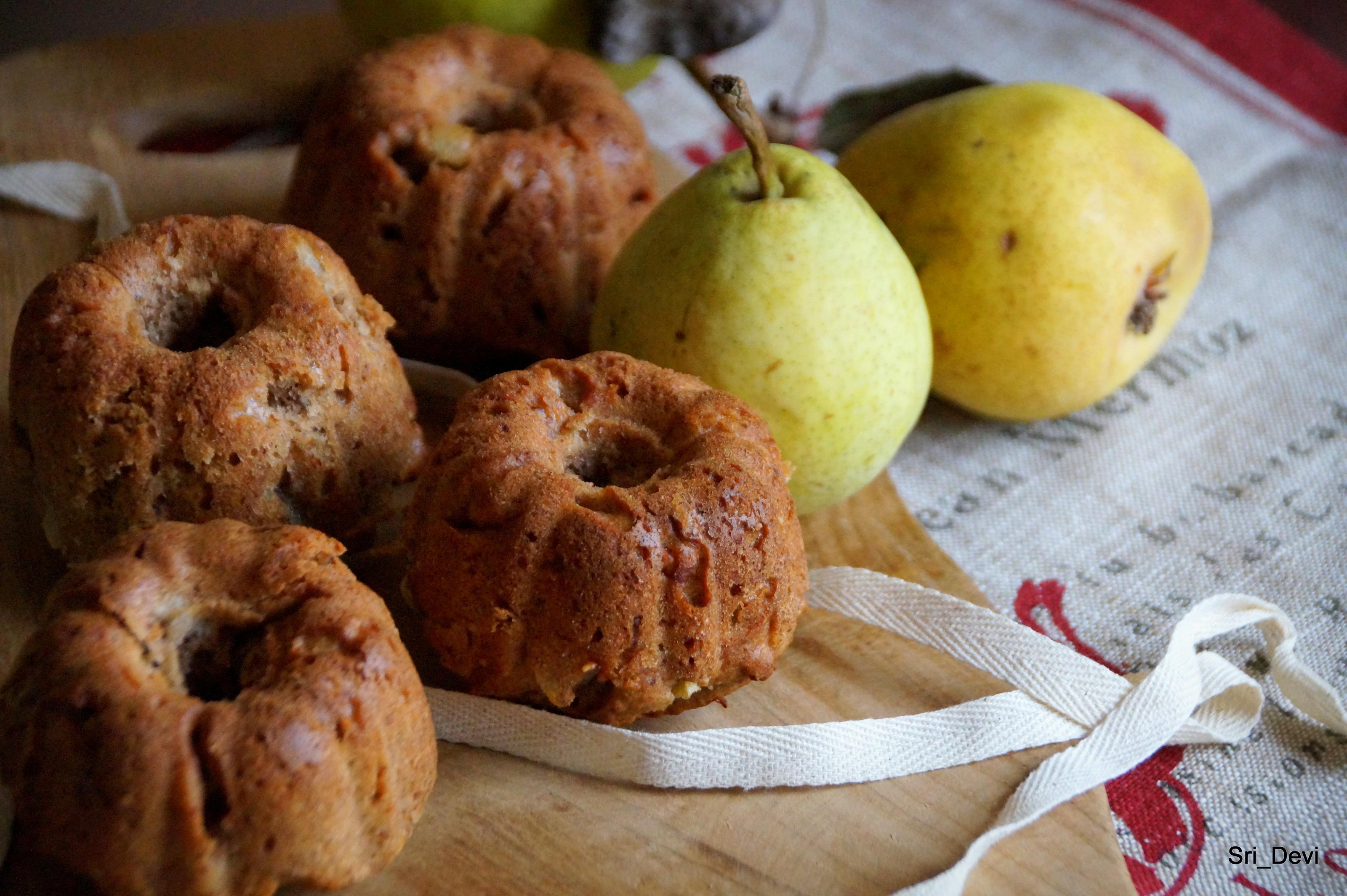 Bilder für Birnen-Nuss-Muffins Rezept