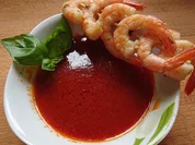 Einfache Tomaten-Consommee mit Garnelenspießen - Rezept - Bild Nr. 2