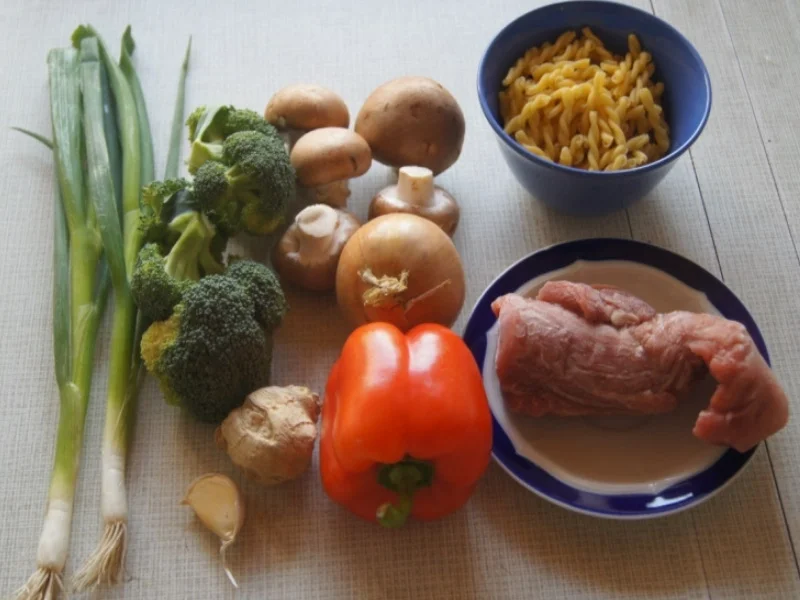 Wok-Gemüsepasta mit Schweinefilet - Rezept - Bild Nr. 6268