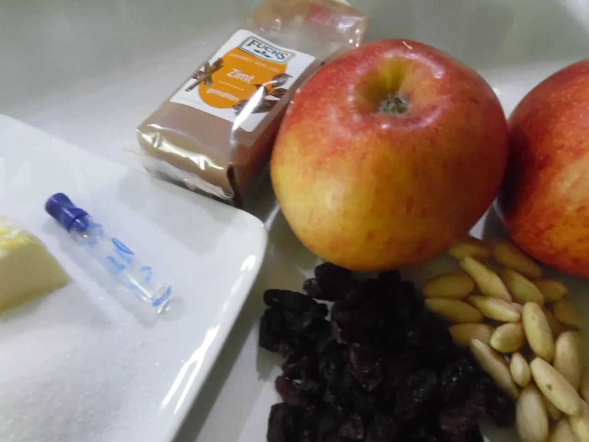 Rezept: "Blitz-Blätterteig"-Apfeltaschen Bild Nr. 6286 "Blitz-Blätterteig"-Apfeltaschen - Rezept - Bild Nr. 6286