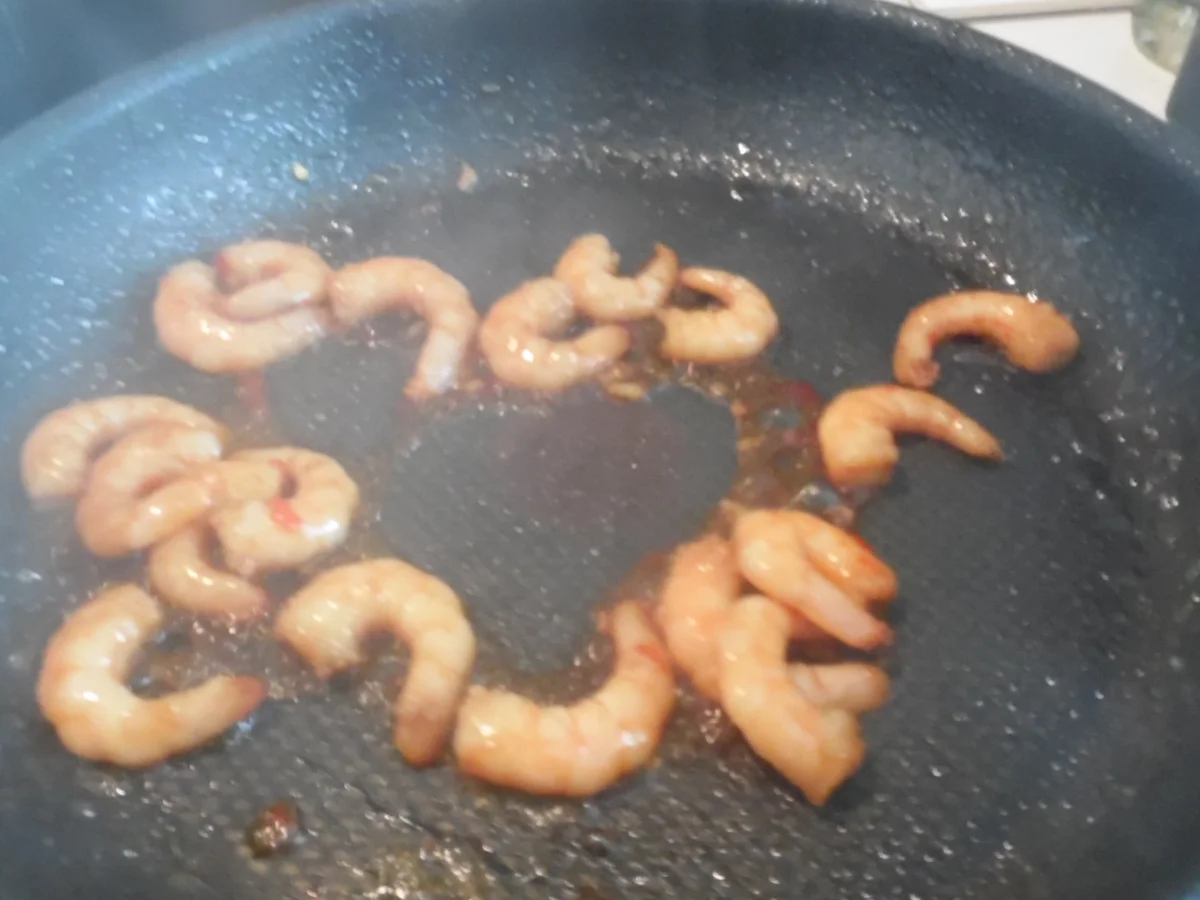 Glasnudel-Pfanne mit Garnelen und Ei, pikant-scharf - Rezept - Bild Nr. 6271