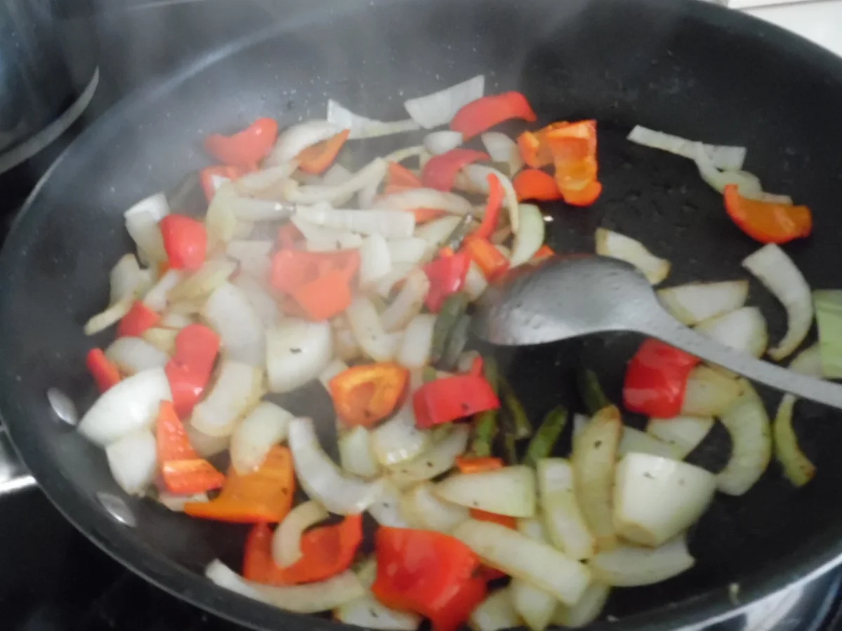 Rezept: Filet-Streifen-Kartoffel-Pfanne mit Gemüse, Schafskäse und Schmand-Dip Bild Nr. 6275 Filet-Streifen-Kartoffel-Pfanne mit Gemüse, Schafskäse und Schmand-Dip - Rezept - Bild Nr. 6275