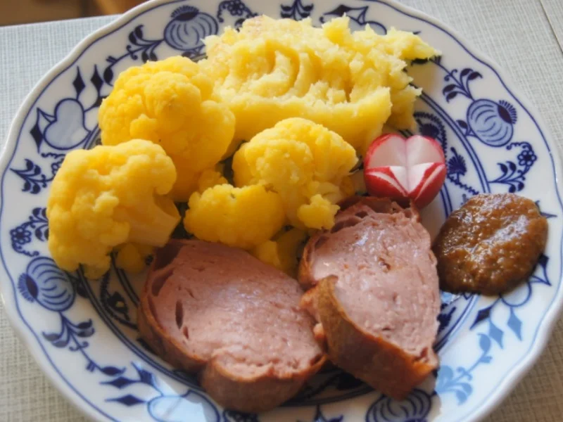 Bayrischer Leberkäse mit orangen Blumenkohl und Kartoffelstampf - Rezept - Bild Nr. 6272