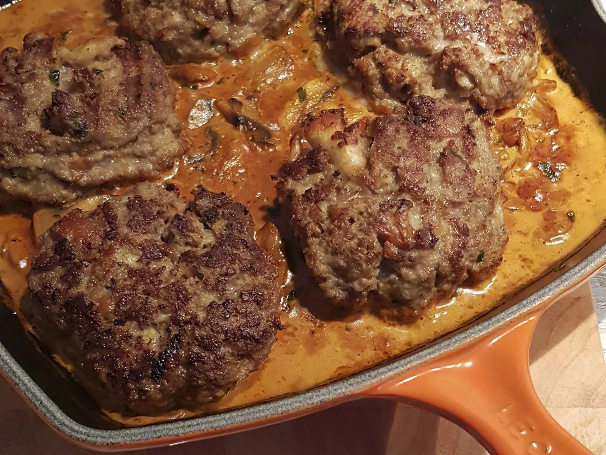 Jägerbuletten mit Pilzsoße und Kartoffelpüree - Rezept - Bild Nr. 2