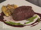Rezept: Wagyu Filet mit Schupfnudeln, Trüffel, Babyspargel und Rotweinreduktion Bild Nr. 2 Wagyu Filet mit Schupfnudeln, Trüffel, Babyspargel und Rotweinreduktion - Rezept - Bild Nr. 2