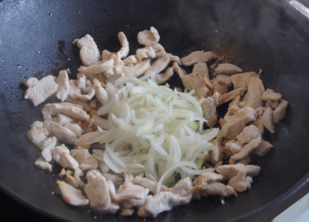 Hähnchen-Gemüse-Wok mit Spätzle - Rezept - Bild Nr. 6307