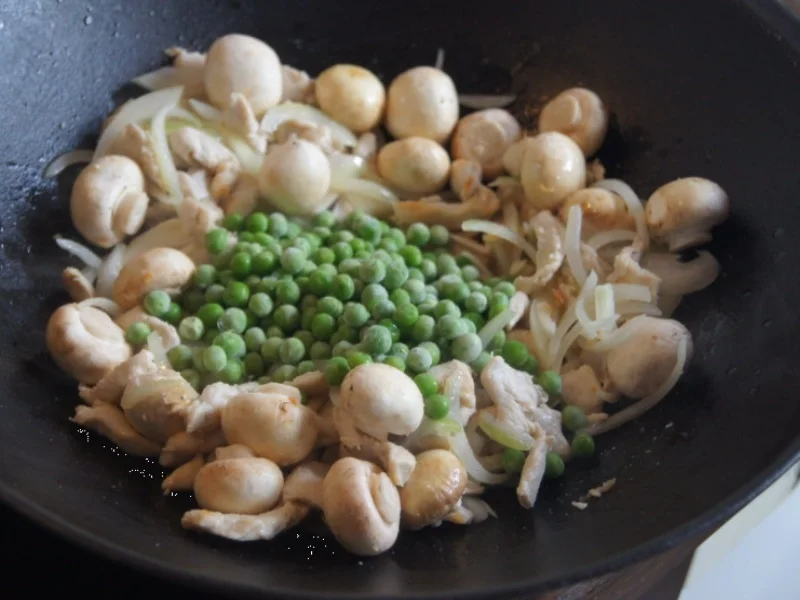 Hähnchen-Gemüse-Wok mit Spätzle - Rezept - Bild Nr. 6309