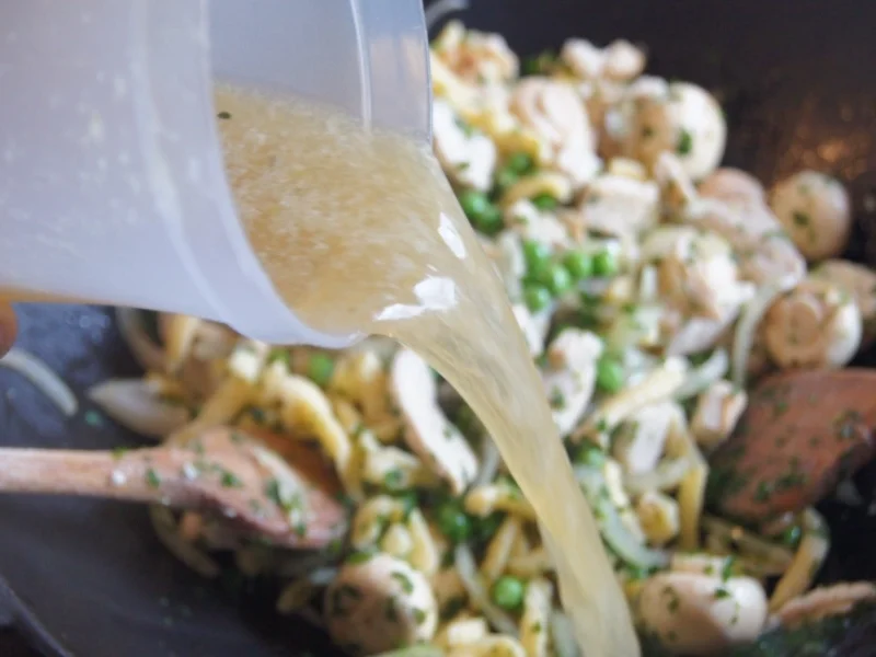 Hähnchen-Gemüse-Wok mit Spätzle - Rezept - Bild Nr. 6312