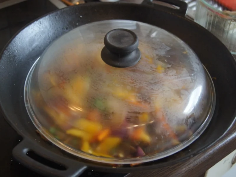 Rindfleisch-Gemüse-Wok mit Spätzle - Rezept - Bild Nr. 6327