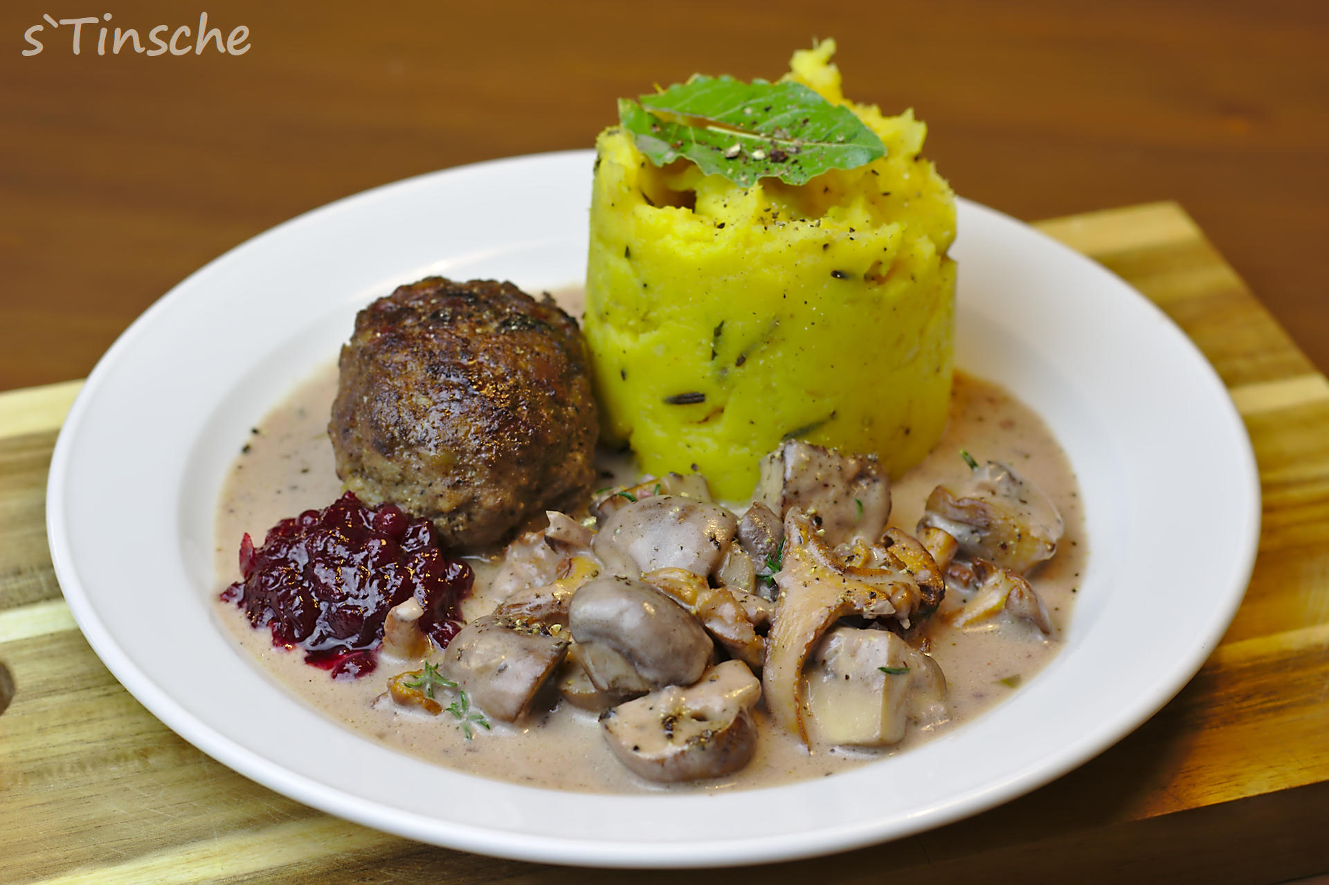 Wildschweinklopse mit frittiertem Rosmarin-Kürbis-Kartoffelstampf -
Rezept Von Einsendungen sTinsche