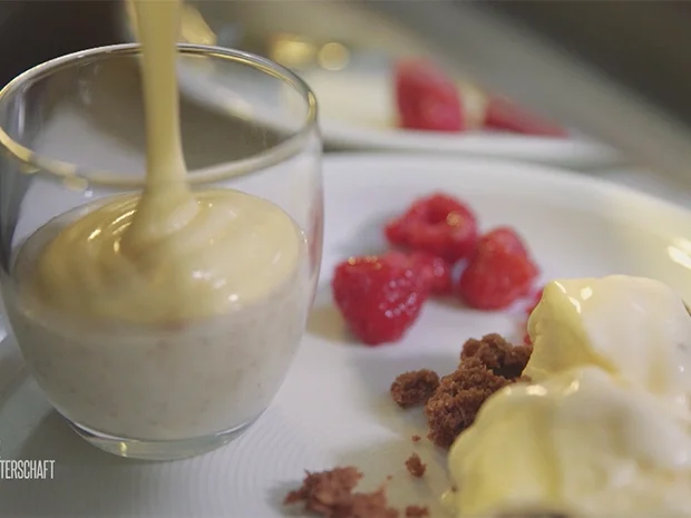 Die letzte Zeche - Pudding: Weinschaum auf Mandelcreme - Rezept - Bild Nr. 6319