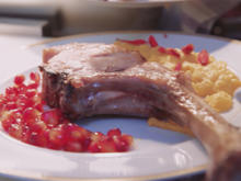 Dry aged Tomahawk (vom Schwein) mit Süßkartoffel und Granatapfel - Rezept - Bild Nr. 2