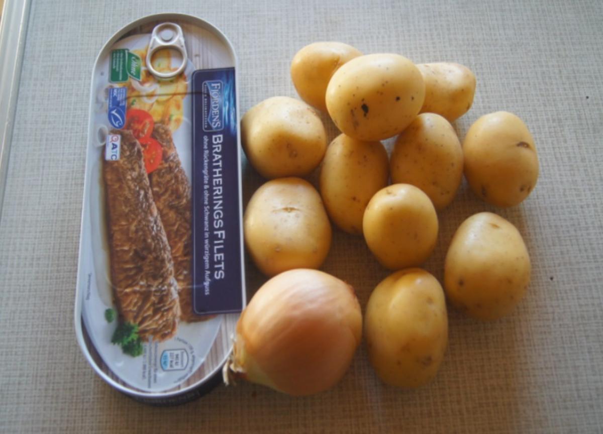 Bratheringsfilets mit Zwiebelringen und schwäbischen Kartoffelsalat - Rezept - Bild Nr. 6369