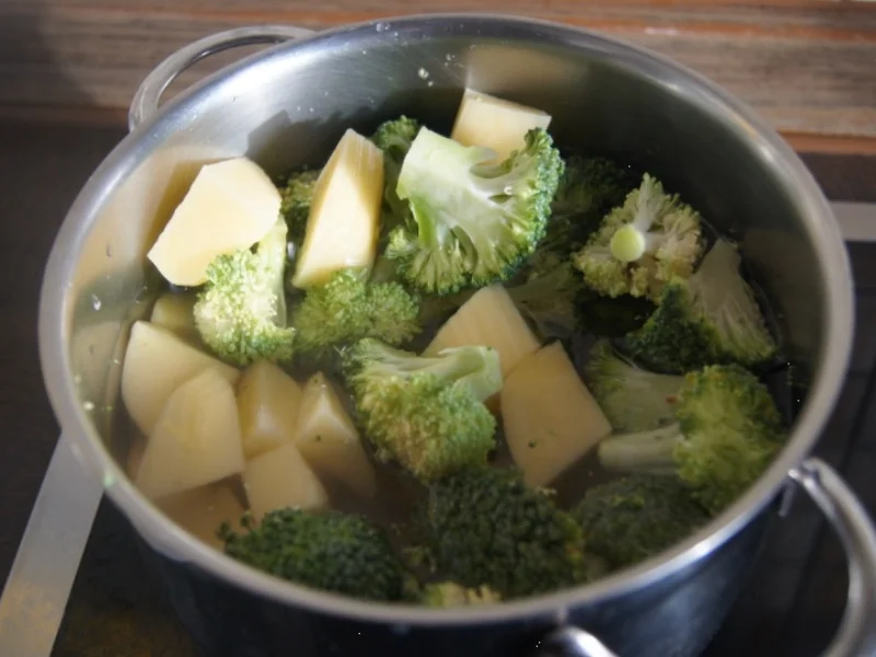 Rezept: Gebratener Zucchini mit Brokkoli-Kartoffelstampf Bild Nr. 6366 Gebratener Zucchini mit Brokkoli-Kartoffelstampf - Rezept - Bild Nr. 6366