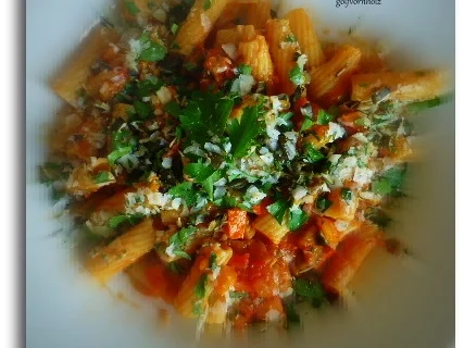 Rigatoni mit Kürbis-Bolognese und Gremolata - Rezept - Bild Nr. 6360
