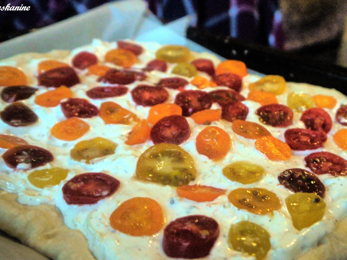 Flammkuchen mit bunten Tomaten - Rezept - Bild Nr. 6367
