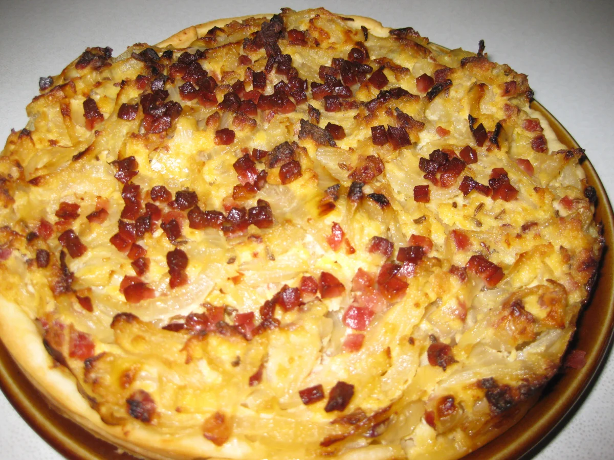 Zwiebelkuchen auf Mürb- oder Hefeteig - Rezept - Bild Nr. 3