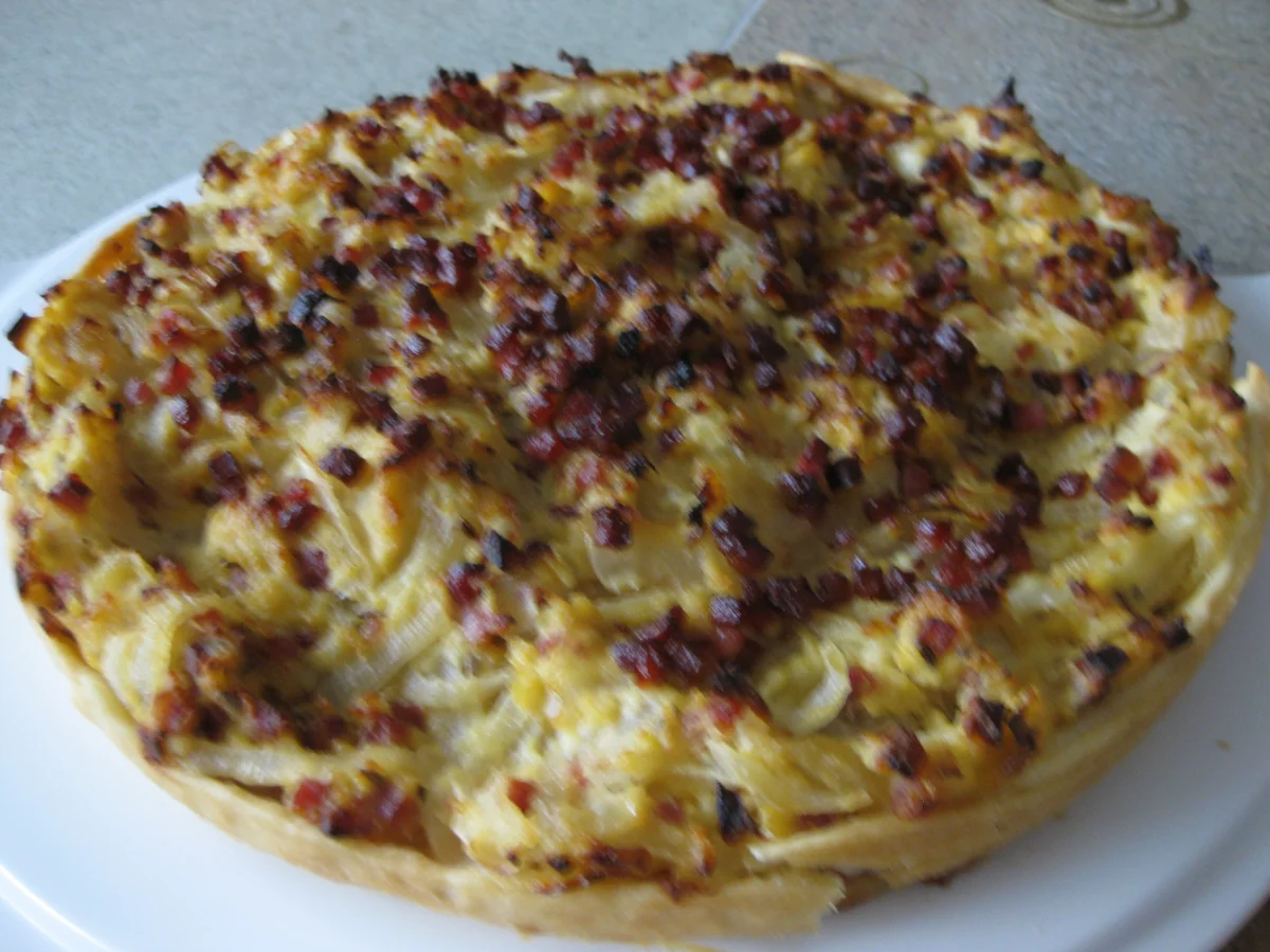 Zwiebelkuchen auf Mürb- oder Hefeteig - Rezept - Bild Nr. 5