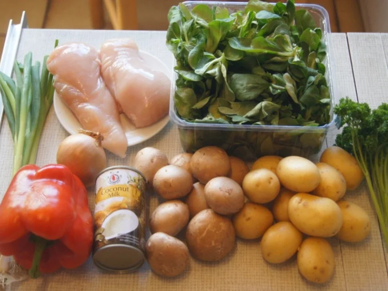 Rezept: Hähnchenbrustfiletcurry mit Petersilienkartoffeln und Feldsalat Bild Nr. 6375 Hähnchenbrustfiletcurry mit Petersilienkartoffeln und Feldsalat - Rezept - Bild Nr. 6375