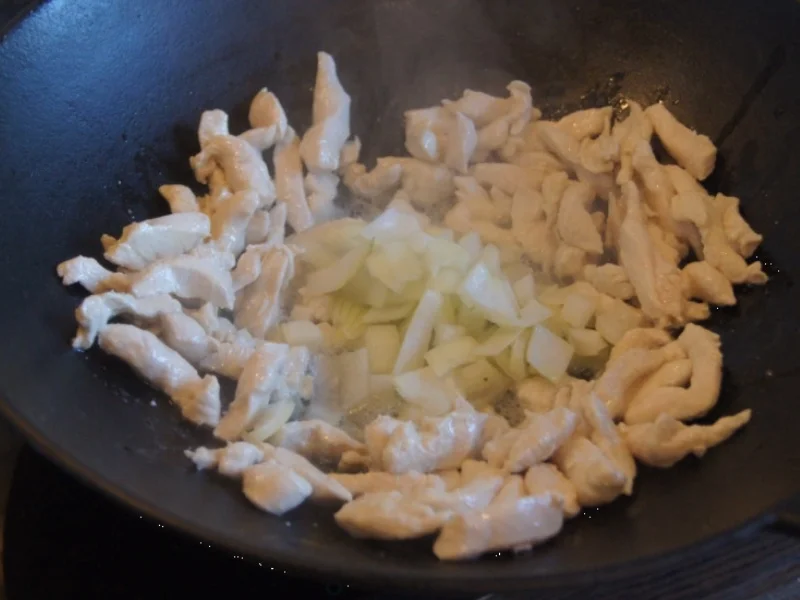 Rezept: Hähnchenbrustfiletcurry mit Petersilienkartoffeln und Feldsalat Bild Nr. 6380 Hähnchenbrustfiletcurry mit Petersilienkartoffeln und Feldsalat - Rezept - Bild Nr. 6380