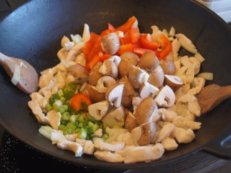 Rezept: Hähnchenbrustfiletcurry mit Petersilienkartoffeln und Feldsalat Bild Nr. 6381 Hähnchenbrustfiletcurry mit Petersilienkartoffeln und Feldsalat - Rezept - Bild Nr. 6381