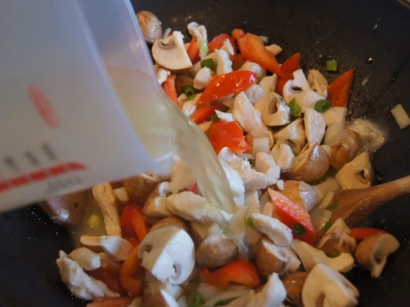 Rezept: Hähnchenbrustfiletcurry mit Petersilienkartoffeln und Feldsalat Bild Nr. 6382 Hähnchenbrustfiletcurry mit Petersilienkartoffeln und Feldsalat - Rezept - Bild Nr. 6382