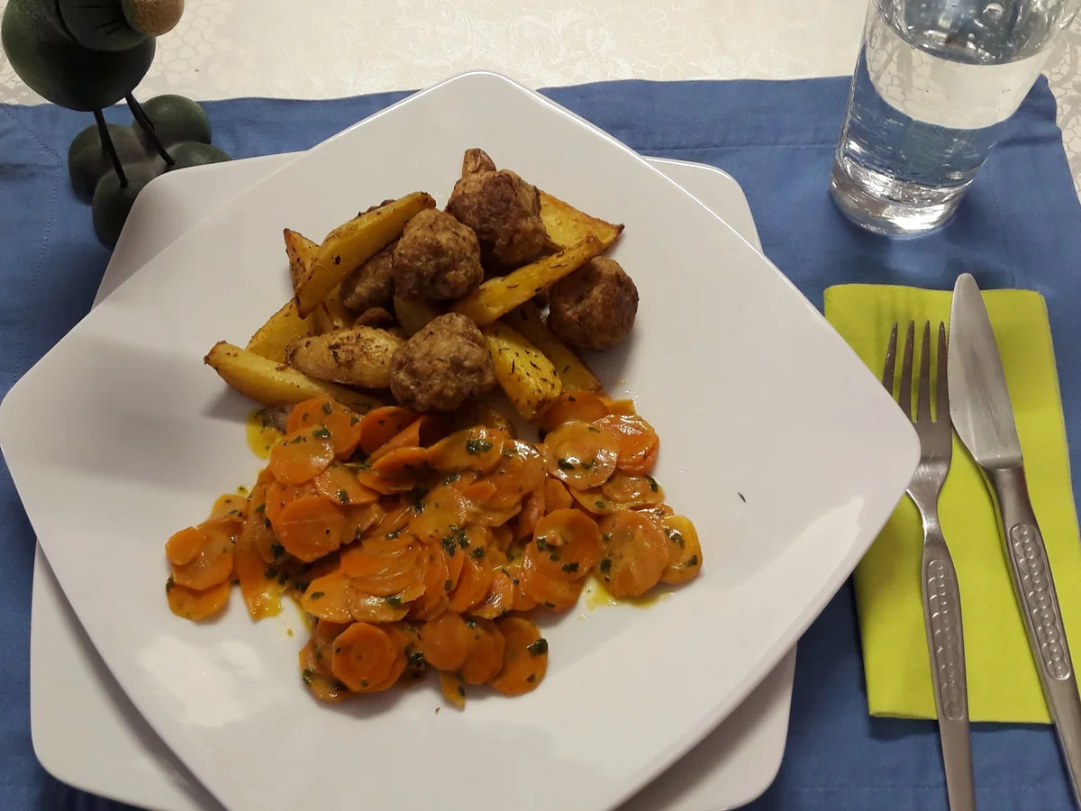 Hack-Kartoffelspalten mit Curry-Möhren - Rezept - Bild Nr. 6374