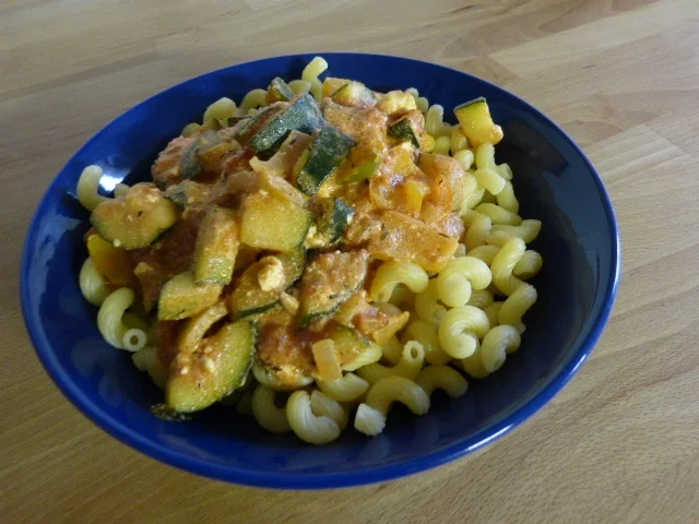 Nudeln mit Zucchini-Schafkäse-Sauce - Rezept - Bild Nr. 6376