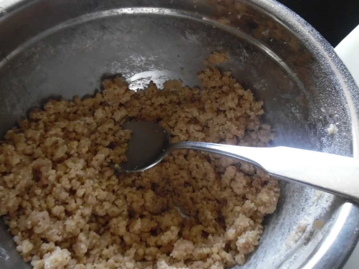 Haselnuss-Törtchen mit Quittengelee-Kern und Streusel - Rezept - Bild Nr. 4