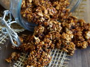 Rezept: Frühstück: Granola mit Zuckerrübensirup Bild Nr. 2 Frühstück: Granola mit Zuckerrübensirup - Rezept - Bild Nr. 2
