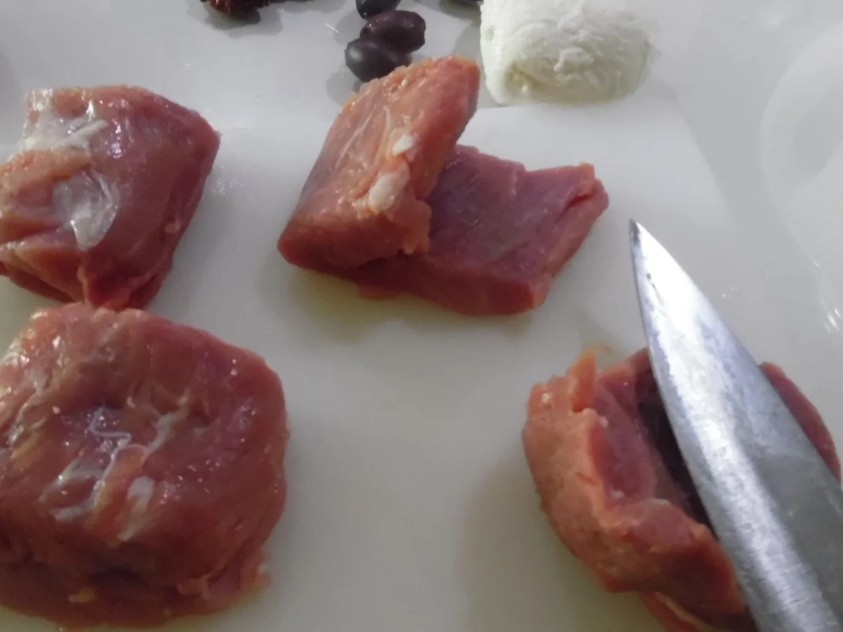 Schweinefilet-Röllchen, Spinat-Gorgonzolasoße und Gnocchi - Rezept - Bild Nr. 6397