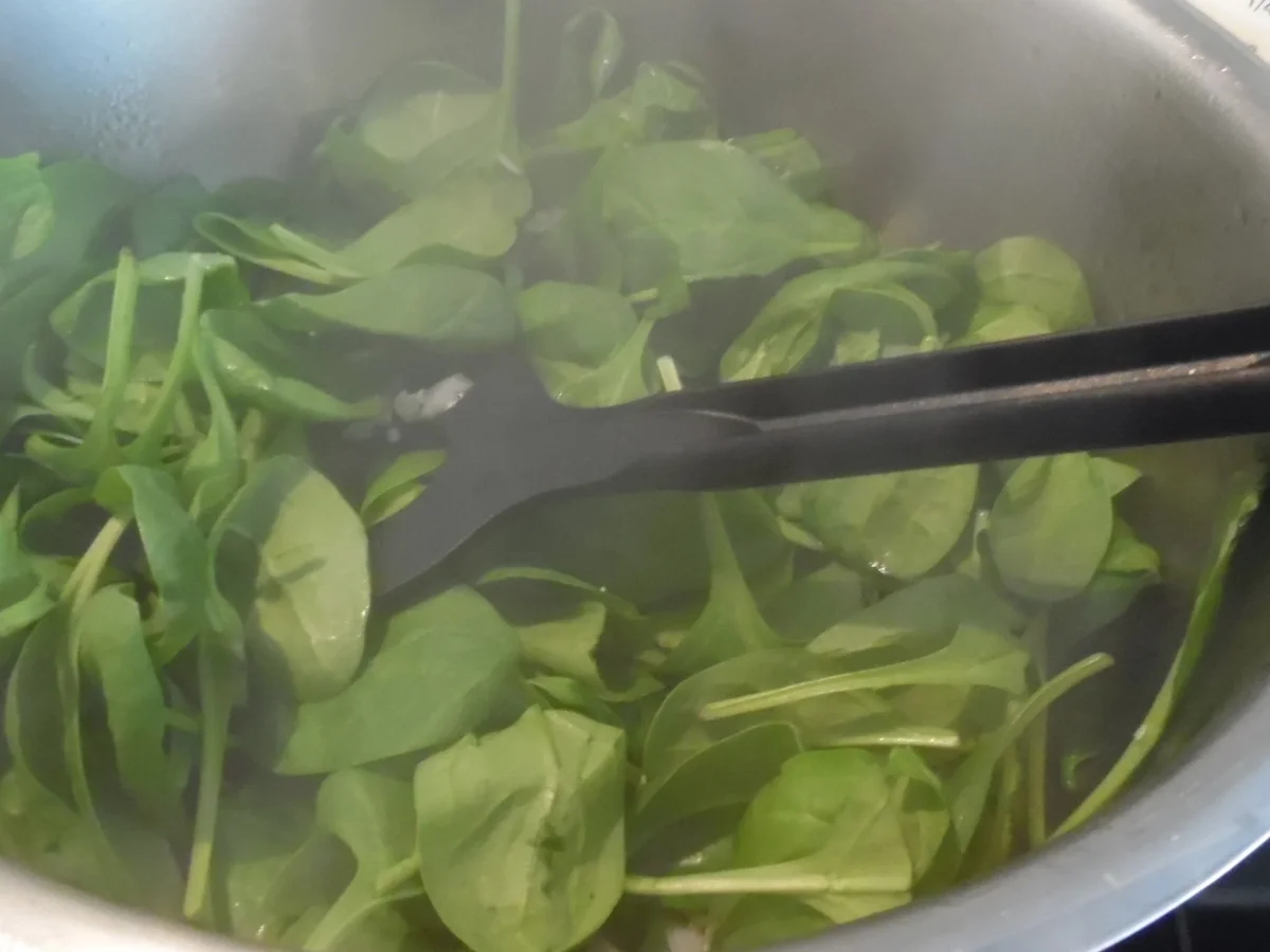 Schweinefilet-Röllchen, Spinat-Gorgonzolasoße und Gnocchi - Rezept - Bild Nr. 6402