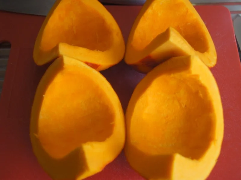 Pikante Kürbiscremesuppe mit Garnelenspieß - Rezept - Bild Nr. 6394