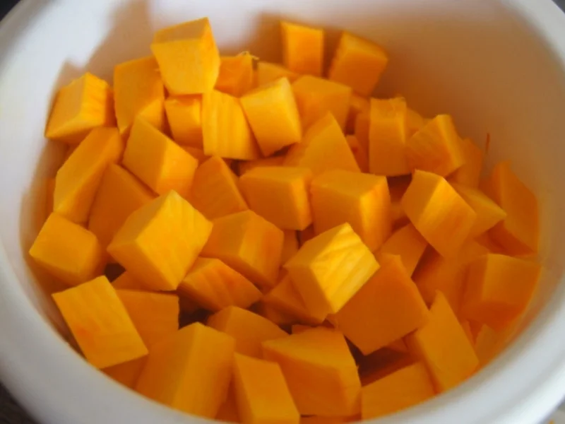 Pikante Kürbiscremesuppe mit Garnelenspieß - Rezept - Bild Nr. 6398