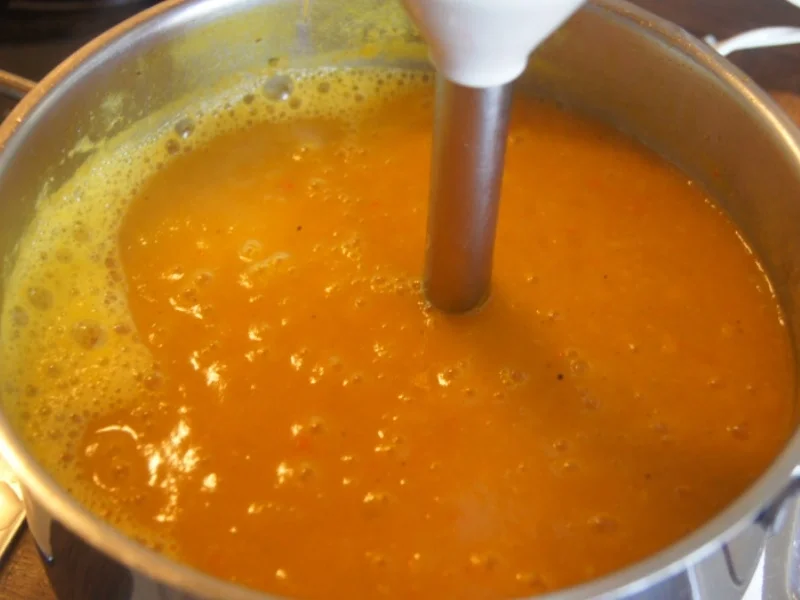 Pikante Kürbiscremesuppe mit Garnelenspieß - Rezept - Bild Nr. 6405