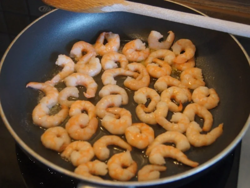 Pikante Kürbiscremesuppe mit Garnelenspieß - Rezept - Bild Nr. 6406